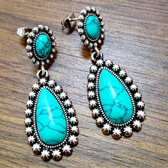 🐘 Natural Stone Statement Earrings - Picture 5 of 6